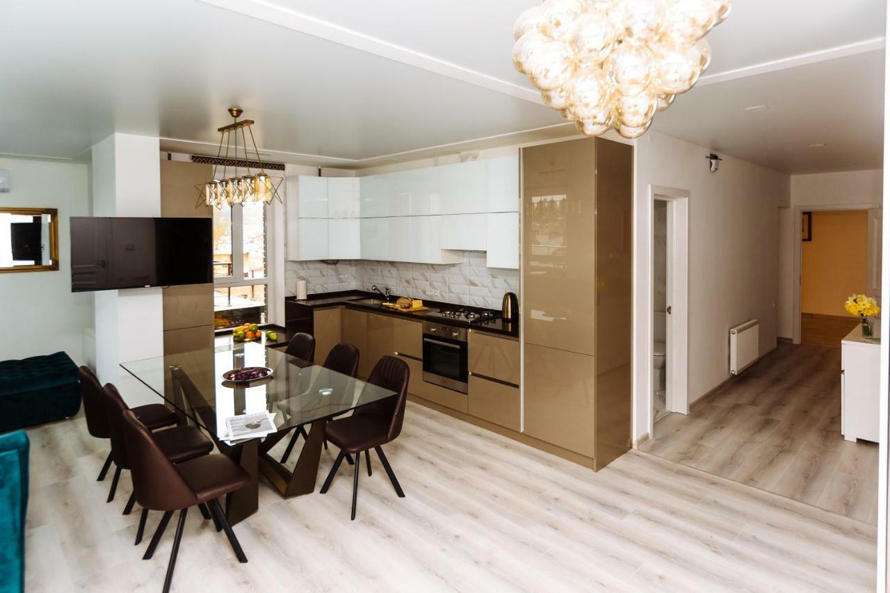 Luxury Terrace View Apartment! Lviv Exterior foto