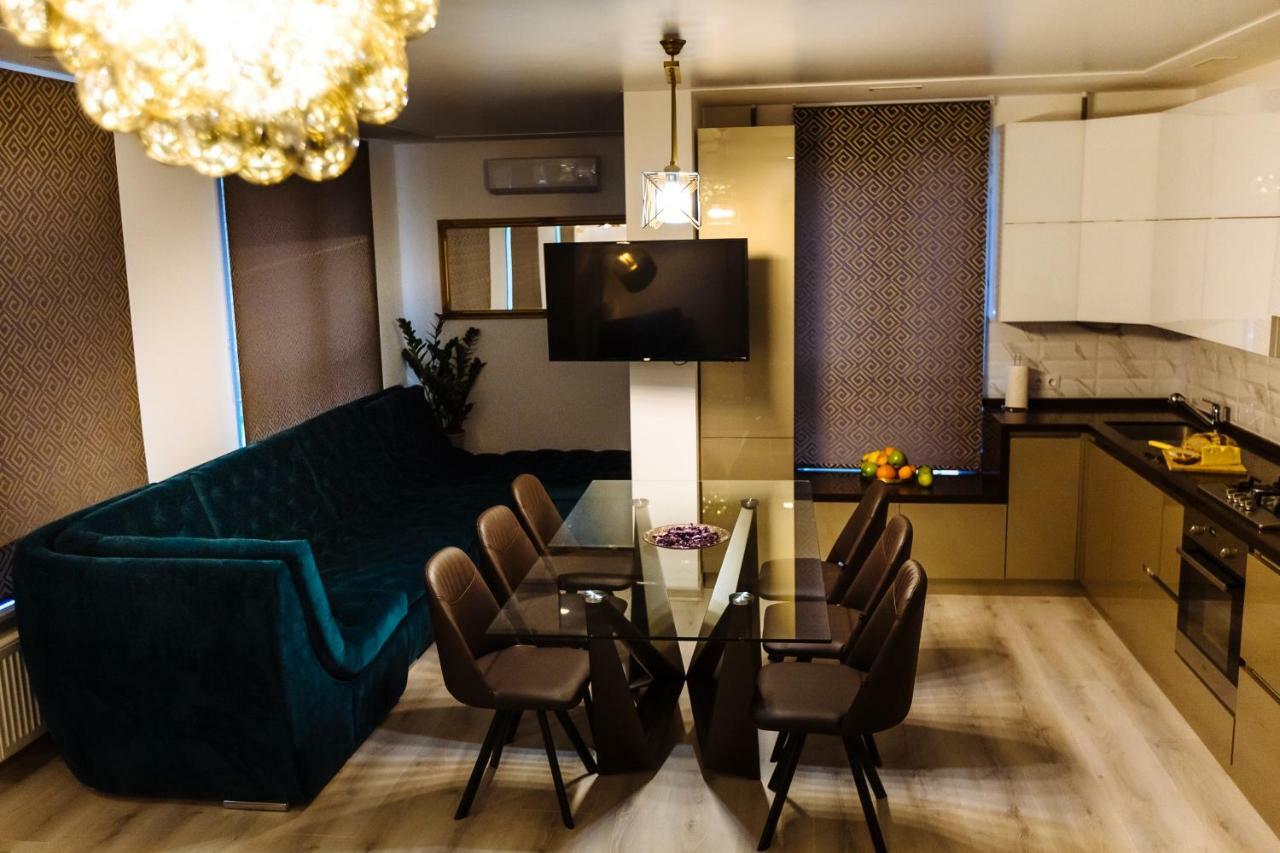 Luxury Terrace View Apartment! Lviv Exterior foto